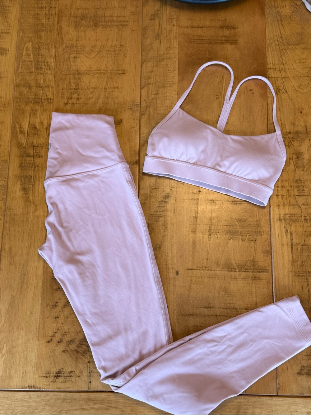 Lululemon matching set 🩷 $80